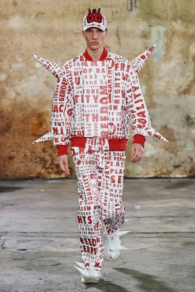 Look 17